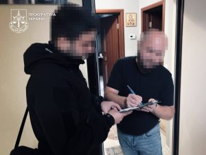 Ужгородець за 1,7 тис. доларів допомагав чоловікам уникнути призову