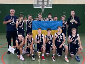 Юні ужгородські баскетболісти здобули «срібло» на міжнародному турнірі в Угорщині