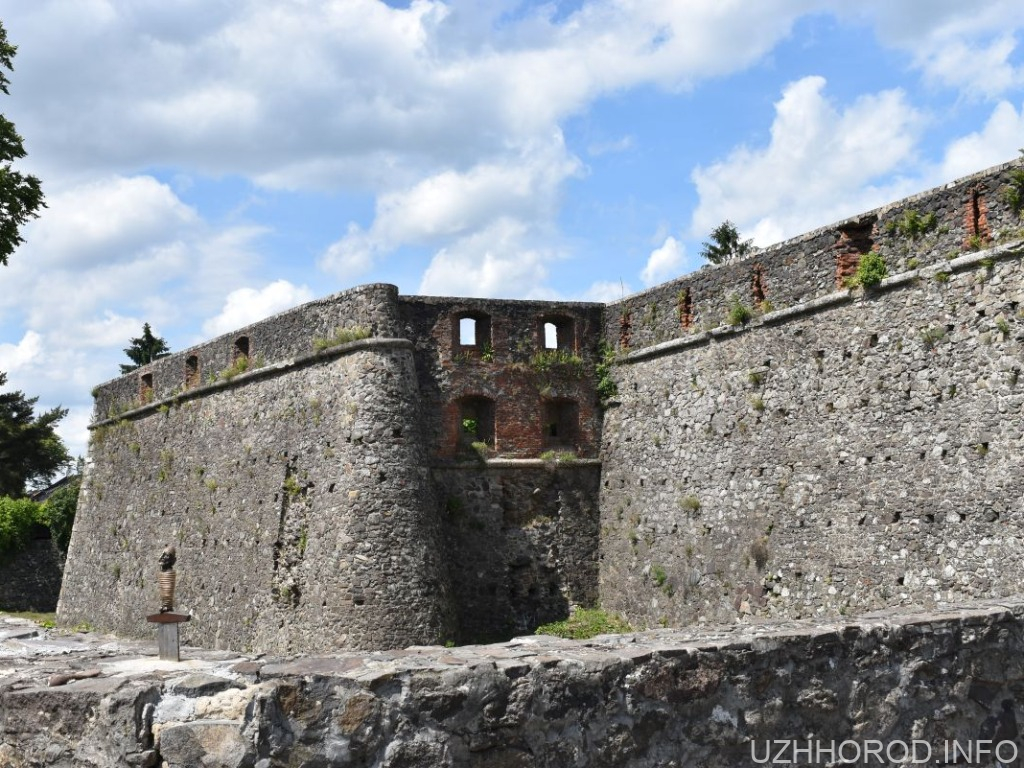 Ужгородців запрошують взяти участь у літературному вечорі Ужгородців запрошують взяти участь у літературному вечорі