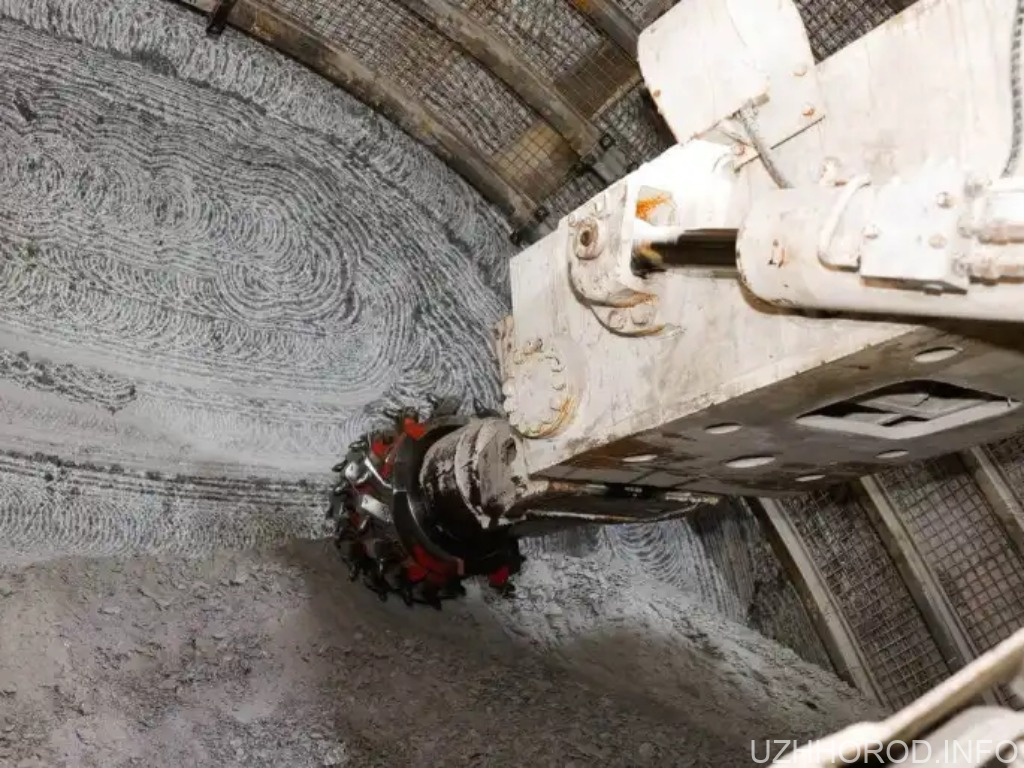 На Закарпатті відновив роботу єдиний український виробник кам’яної солі фото