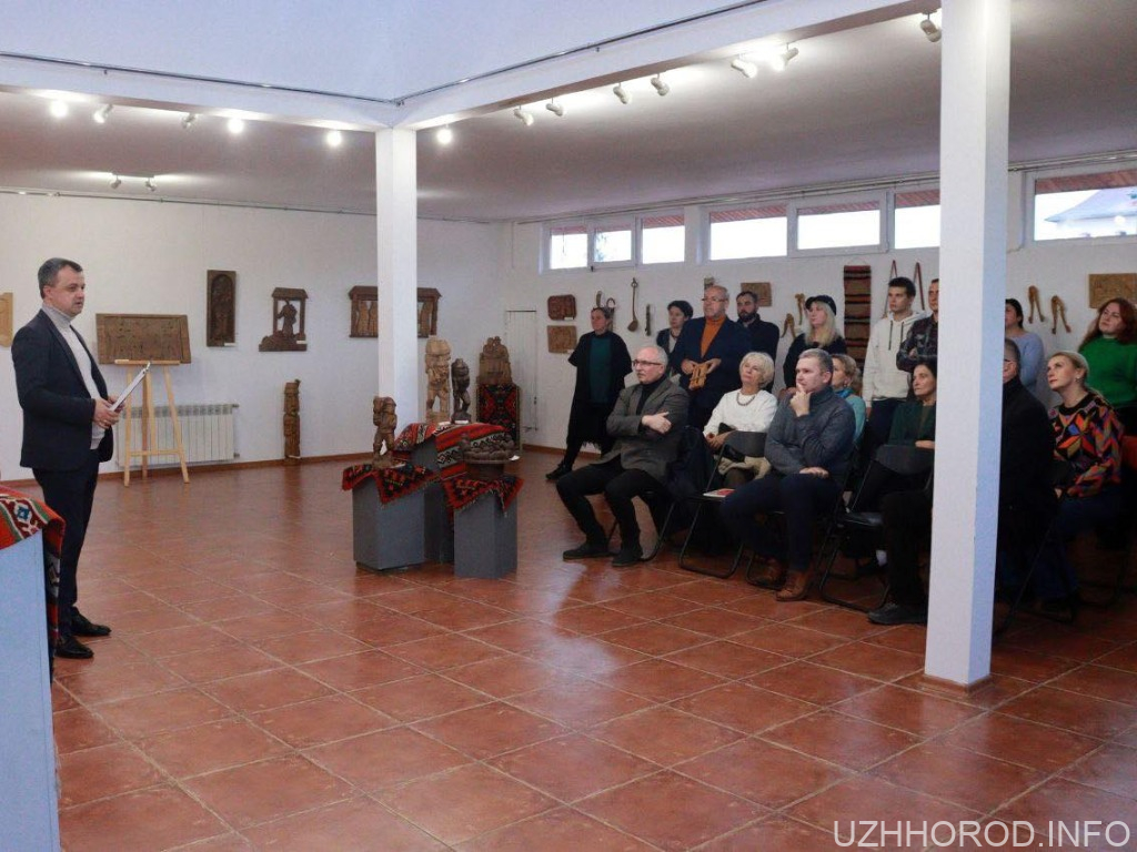 В Ужгородському скансені відкрили виставку «Від ремесла до мистецтва»
