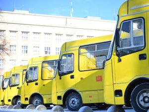 8 закарпатських громад отримали нові шкільні автобуси