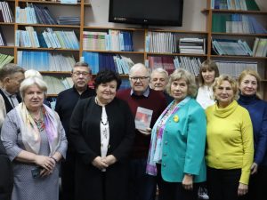 В Ужгороді презентували мілітарний роман Петра Ходанича “Жінка в зеленій сукні” (ФОТО)