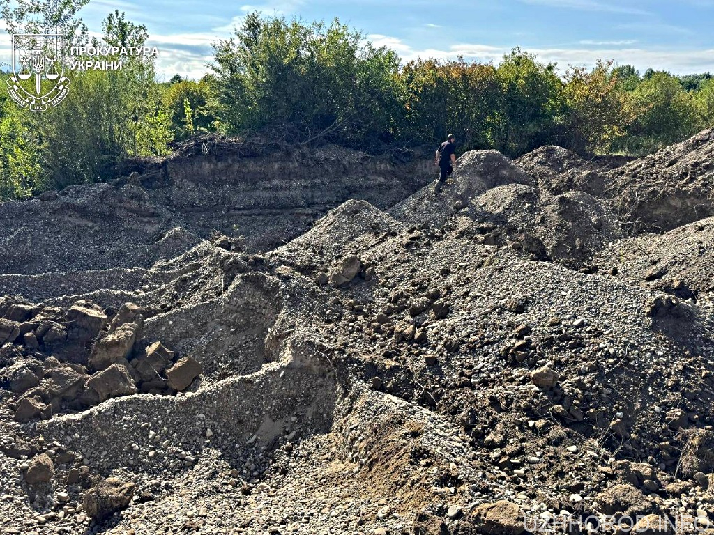 Упродовж 2021–2025 років незаконно видобували корисні копалини з Тиси
