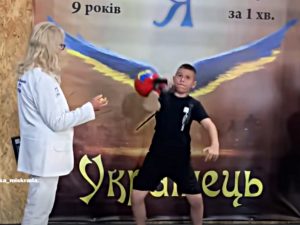 12-річний силач з Мукачівщини Василь Маєвський тричі встановив світовий рекорд