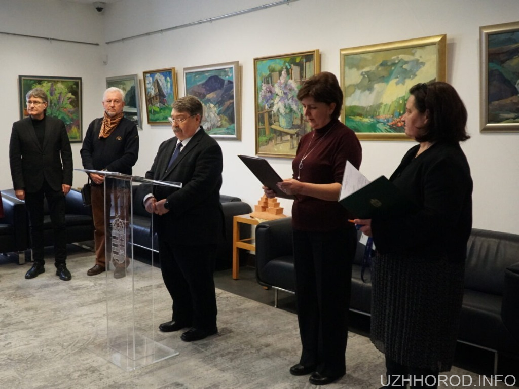 У Генеральному консульстві Угорщини в Ужгороді відкрили виставку «Унікальний віртуоз!»
