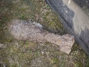 На Ужгородщині чоловік на власному подвірʼї знайшов міну часів Другої світової (ФОТО)