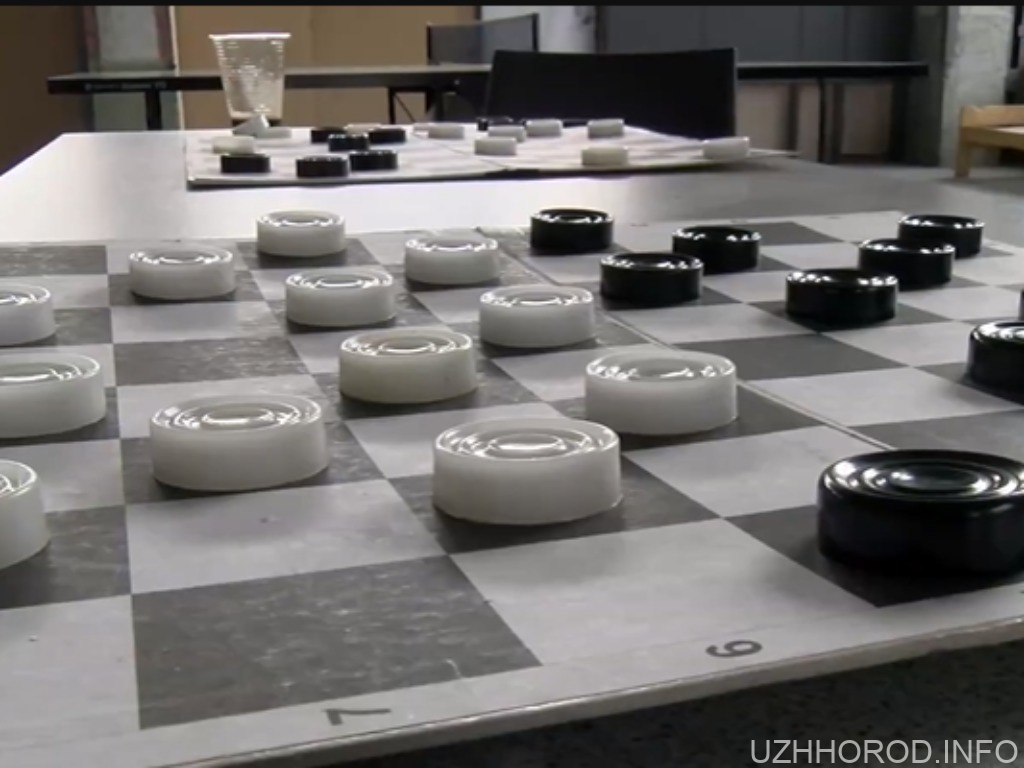 турнір із шахів і шашок фото