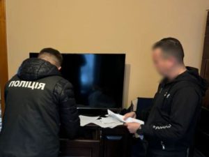 Закарпатська лікарня “заробляла” на фіктивних ШВЛ: подробиці обшуків