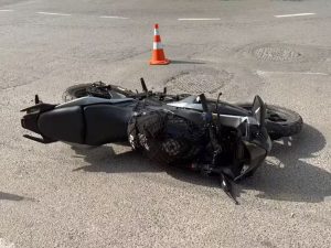 В Ужгороді мотоцикліст у стані наркотичного сп’яніння скоїв ДТП