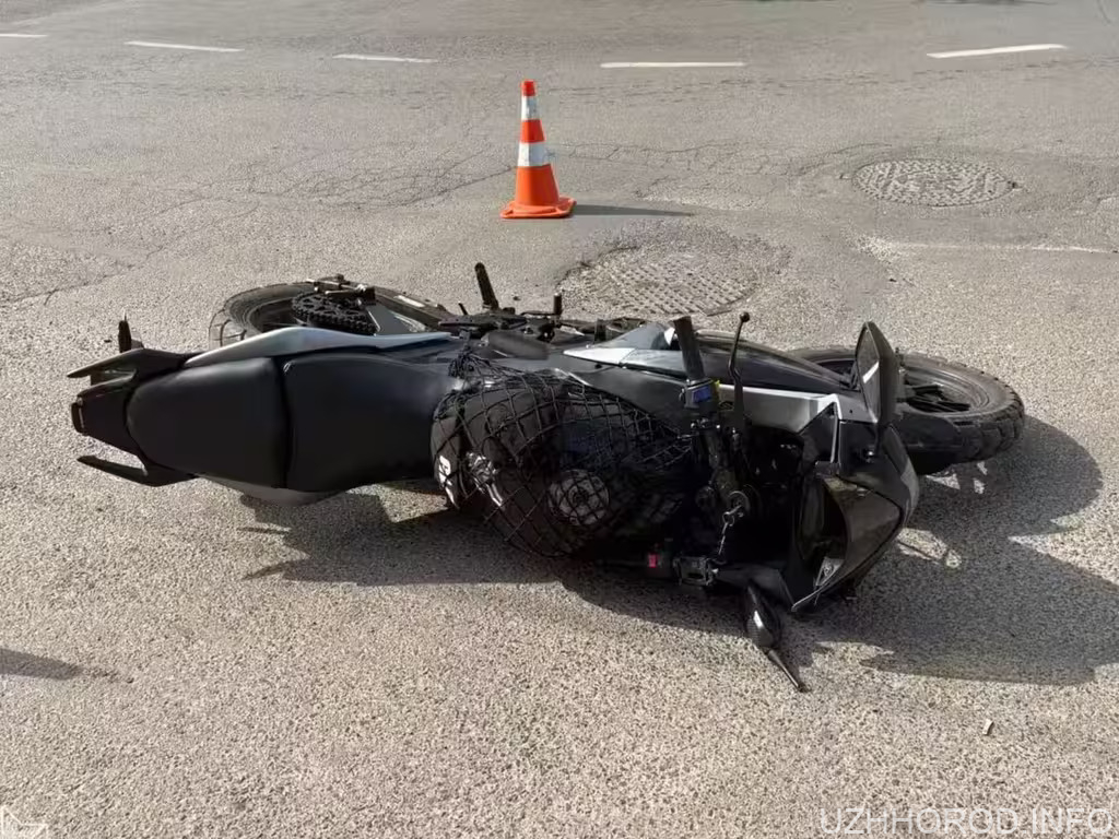 В Ужгороді мотоцикліст у стані наркотичного сп’яніння скоїв ДТП