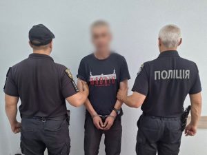 В Ужгороді чоловік під час сварки вдарив ножем колишню дружину